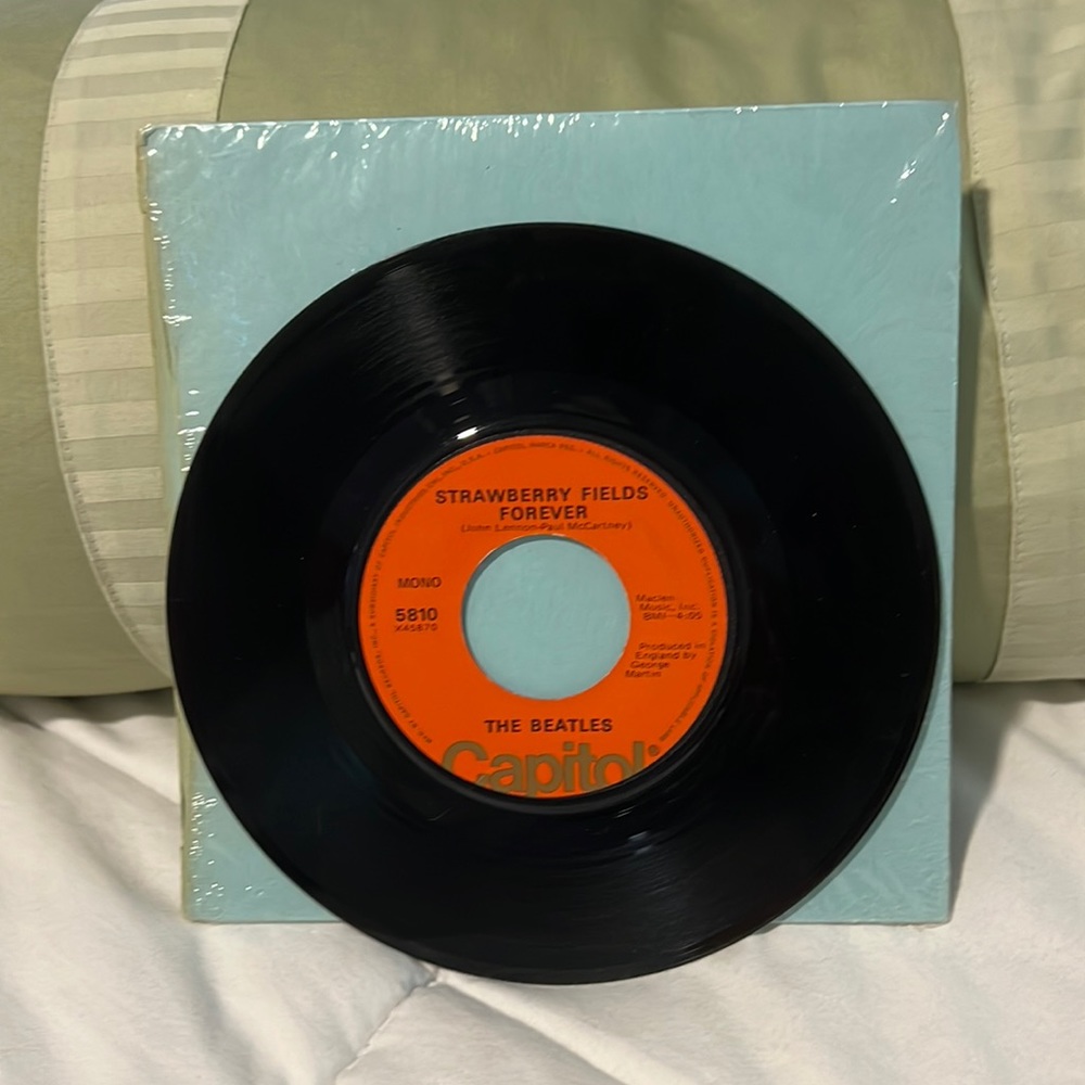 Capitol records Vintage Beatles Vinyl record 45